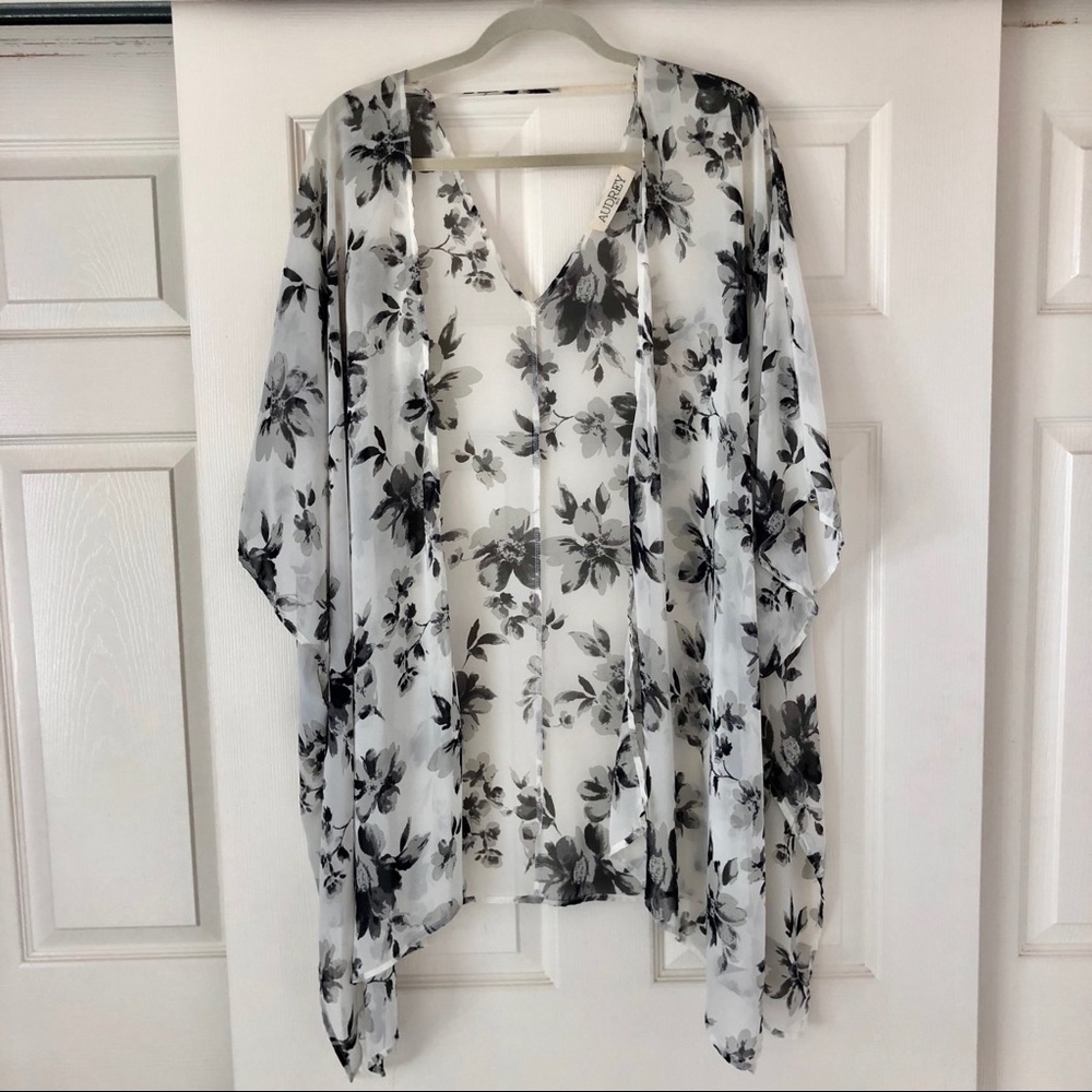 Audrey 3+1 Floral Kimono